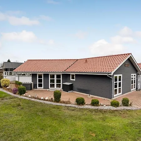 Feriehus 4 Bedroom Awesome In