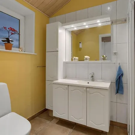 Feriehus 4 Bedroom Awesome In