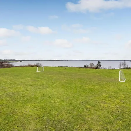 4 Bedroom Awesome In Feriehus *