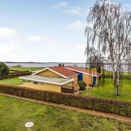 4 Bedroom Awesome In *